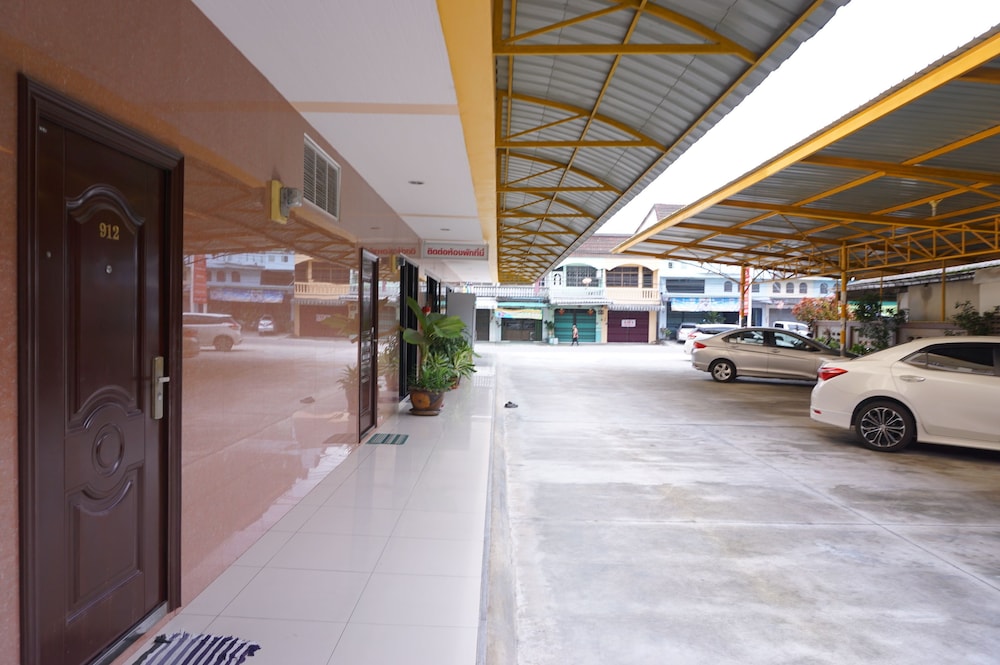 Jirasin Hotel & Apartment 21/24
