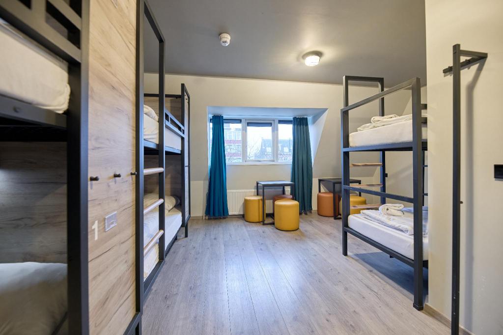 Private, 6 Beds, 3 Bunk Beds
