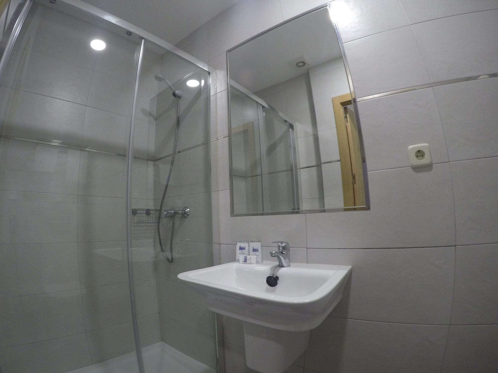 غرفة رباعية بحمام خاص، Hostal El Pilar 7/10