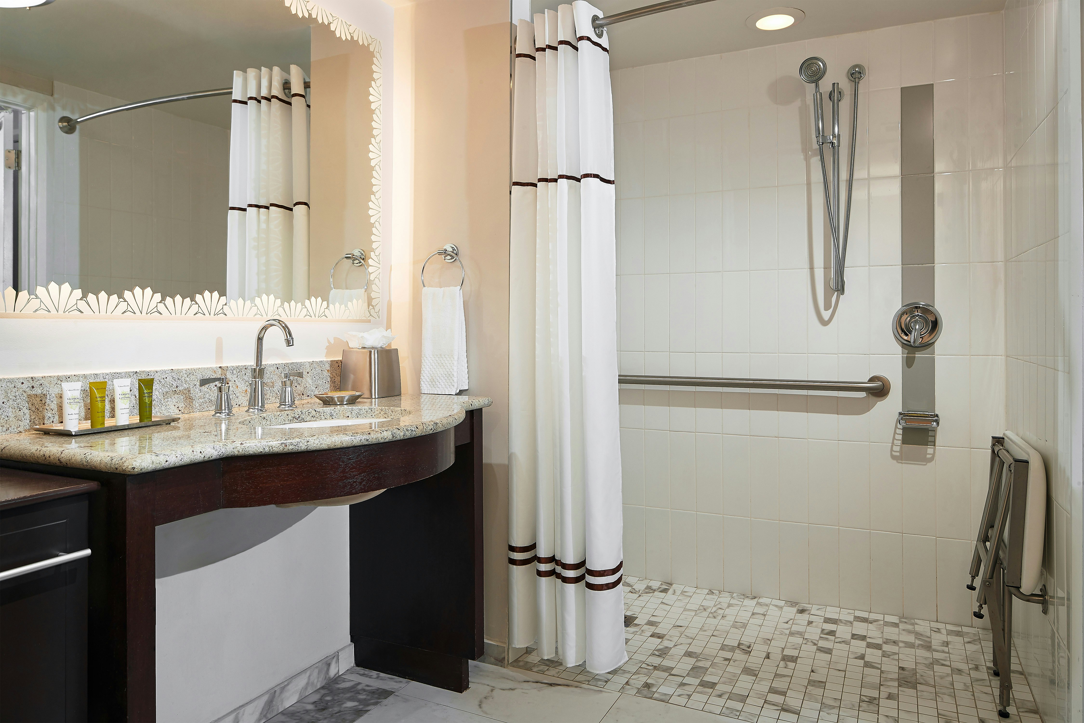 Hilton Grand Vacations Club McAlpin Ocean Plaza Miami 42/44