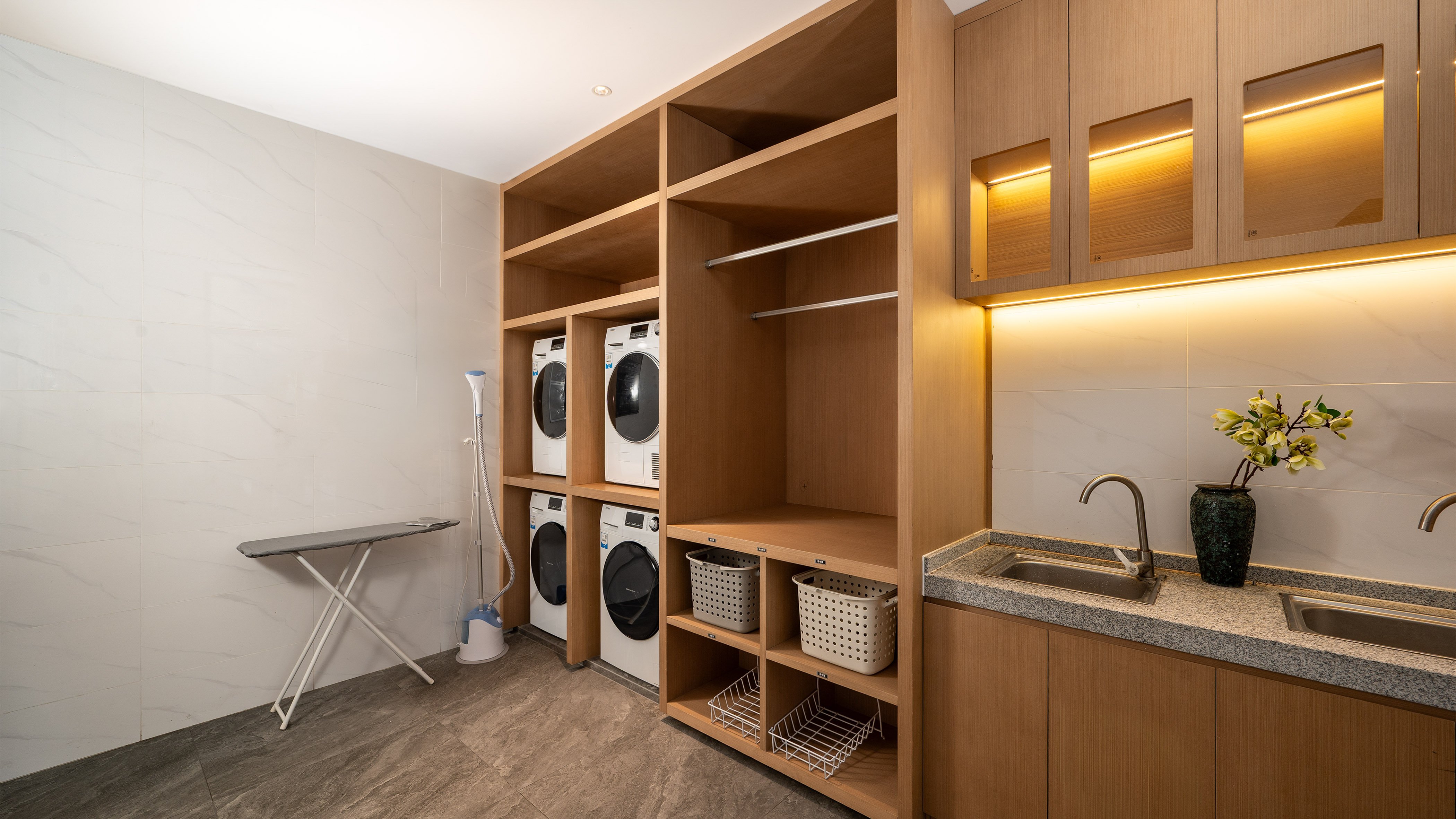 Holiday Inn Express Guangzhou Baiyun Airport T2 by IHG 23/23