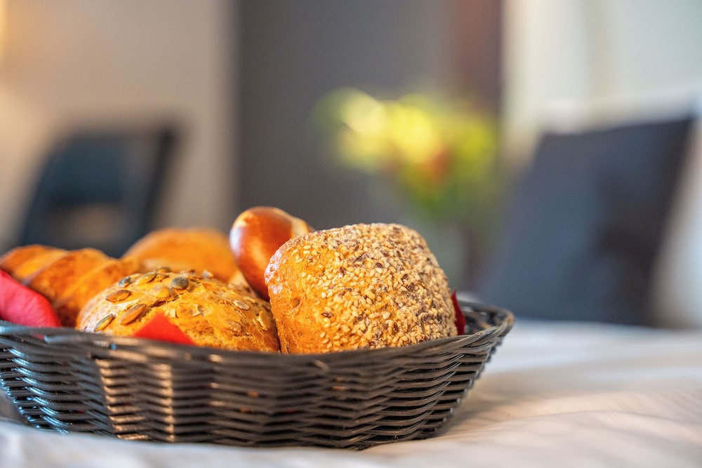 Airways Hotel Frankfurt Airport West 24/50