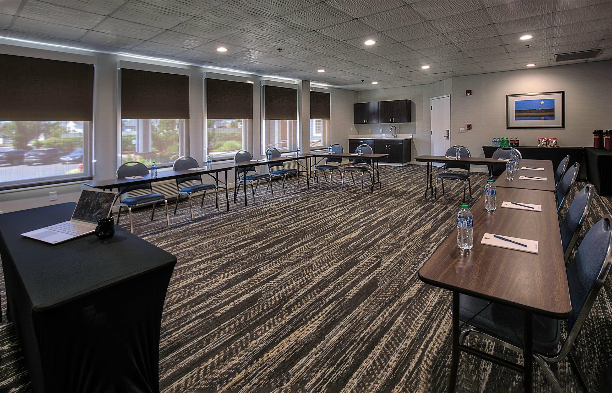 Comfort Suites Chincoteague Island Bayfront Resort 15/25
