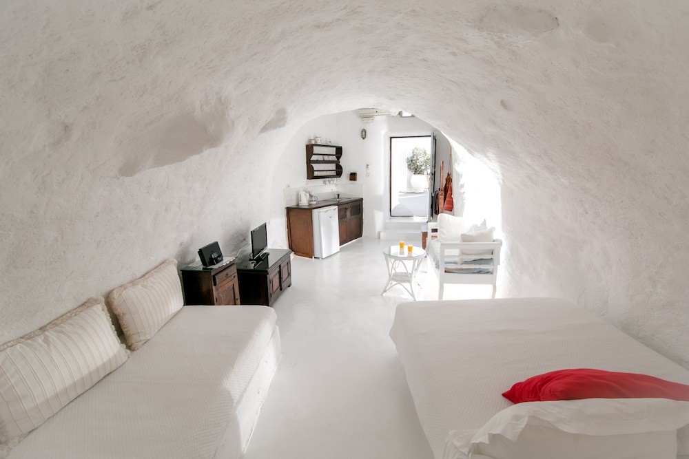 Alexander's Suites 36/68