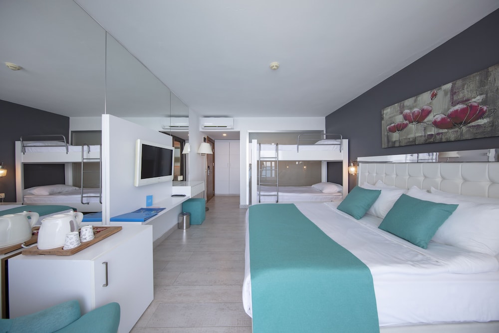 Festival Hotel Resort & Spa 55/79