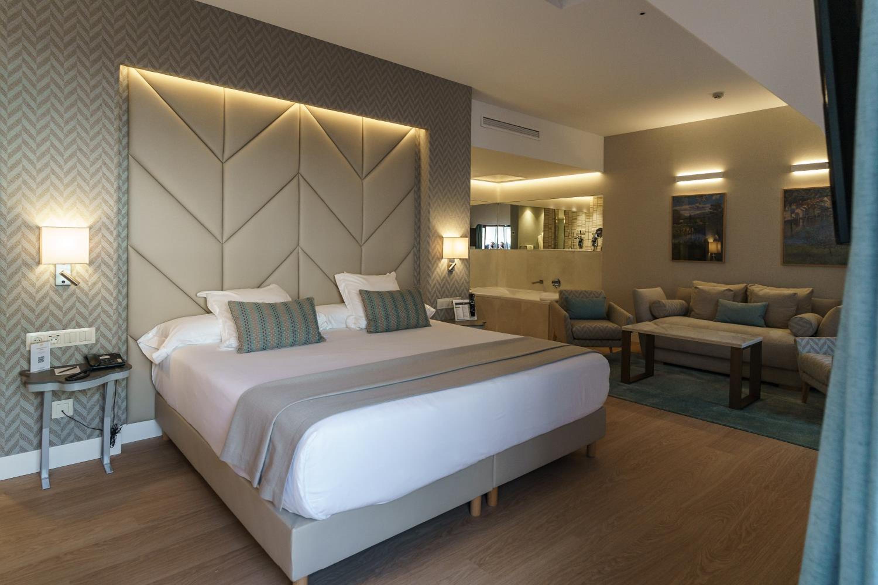 Superior, 1 King and 1 Single Beds