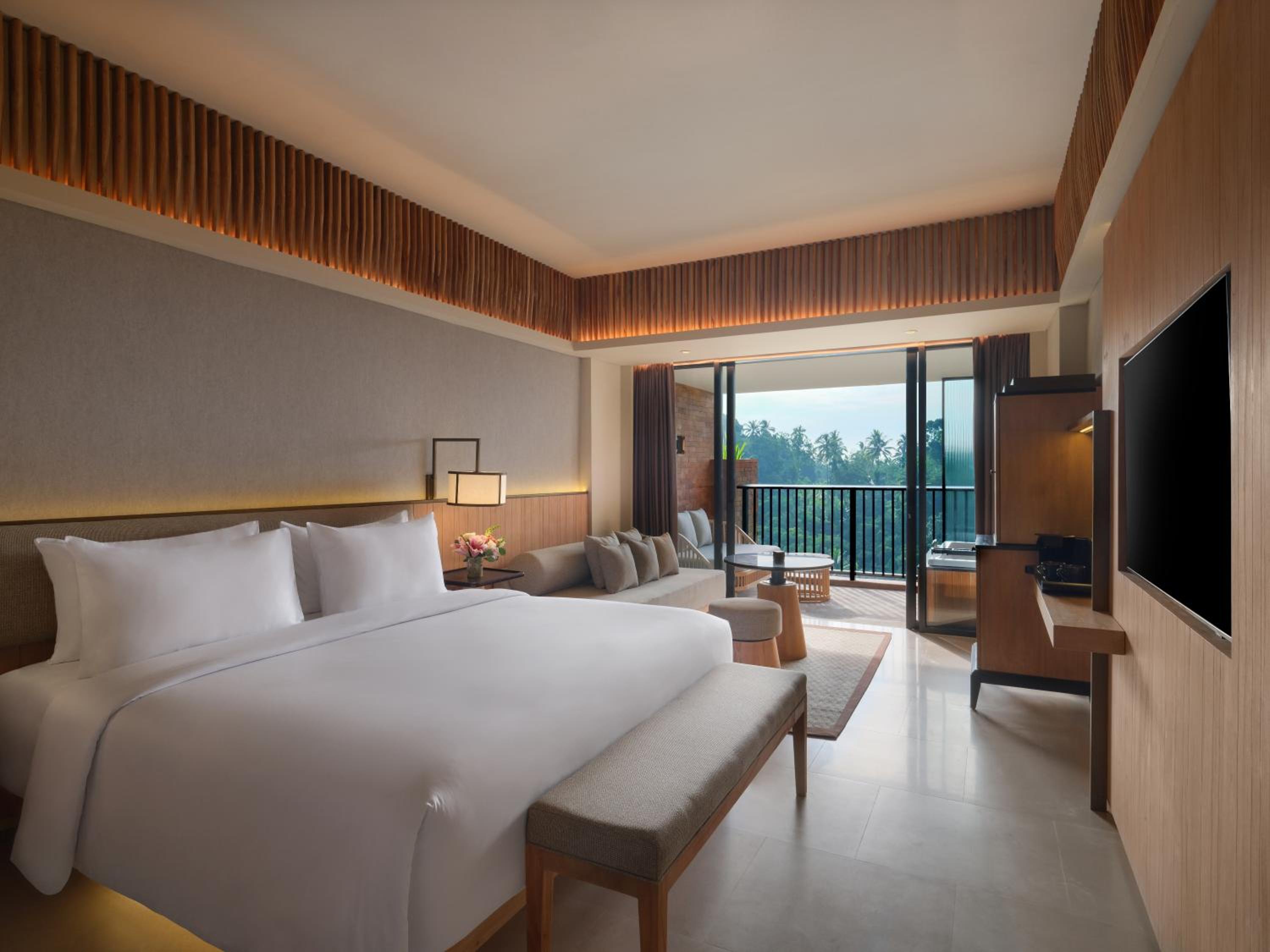 DELUXE, KING BED, FOREST VIEW, BALCONY