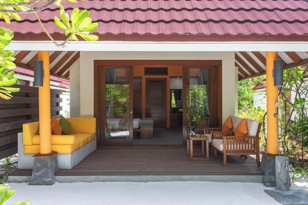 Dhigufaru Island Resort 7/62