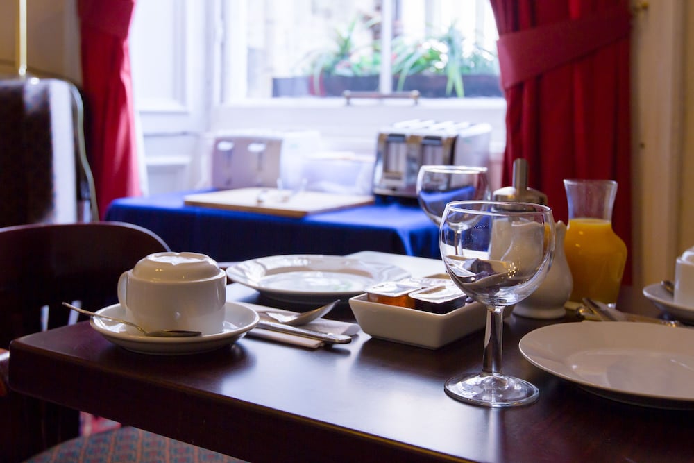 Edinburgh Thistle Hotel 42/50