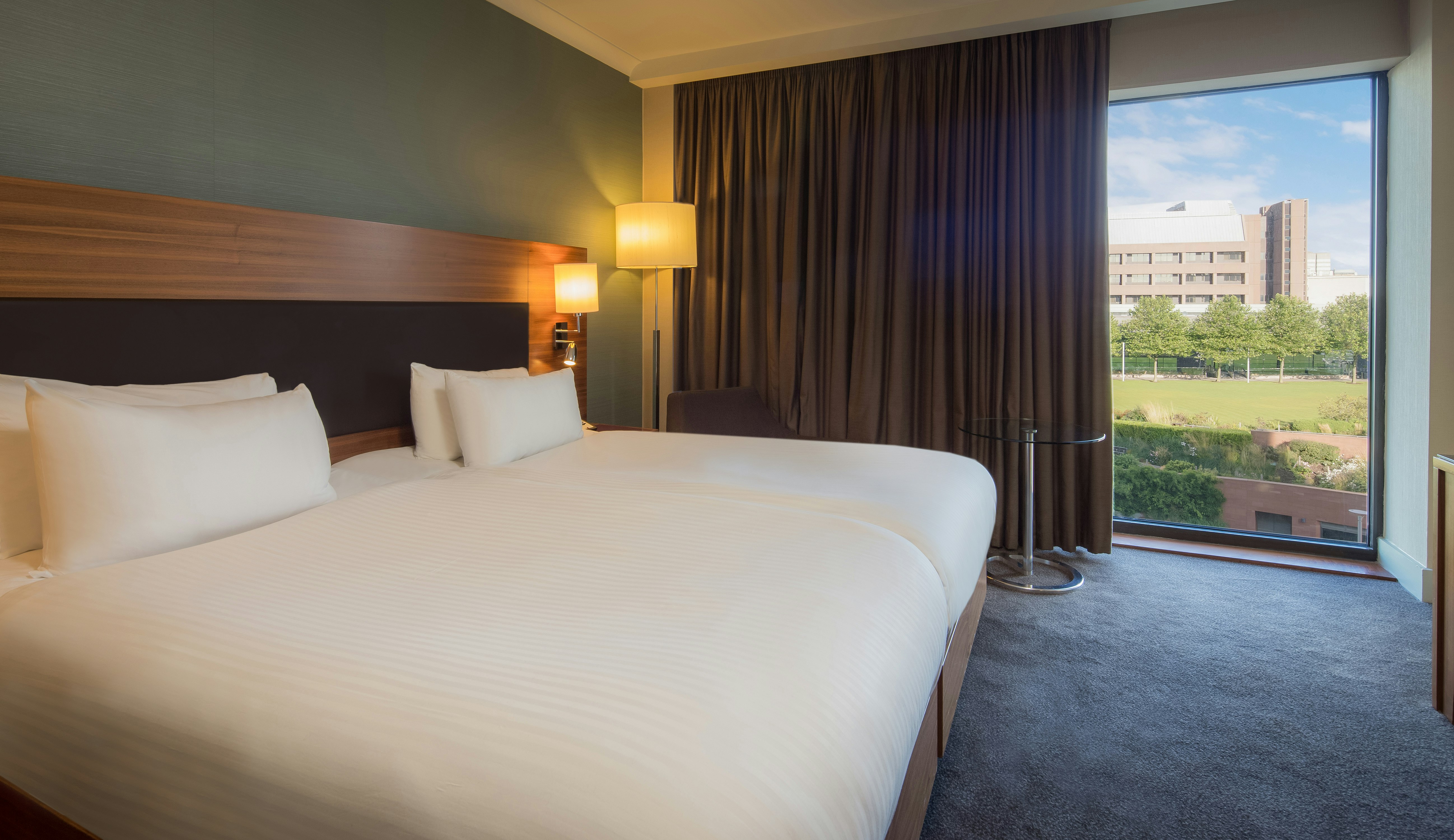 deluxe, king bed