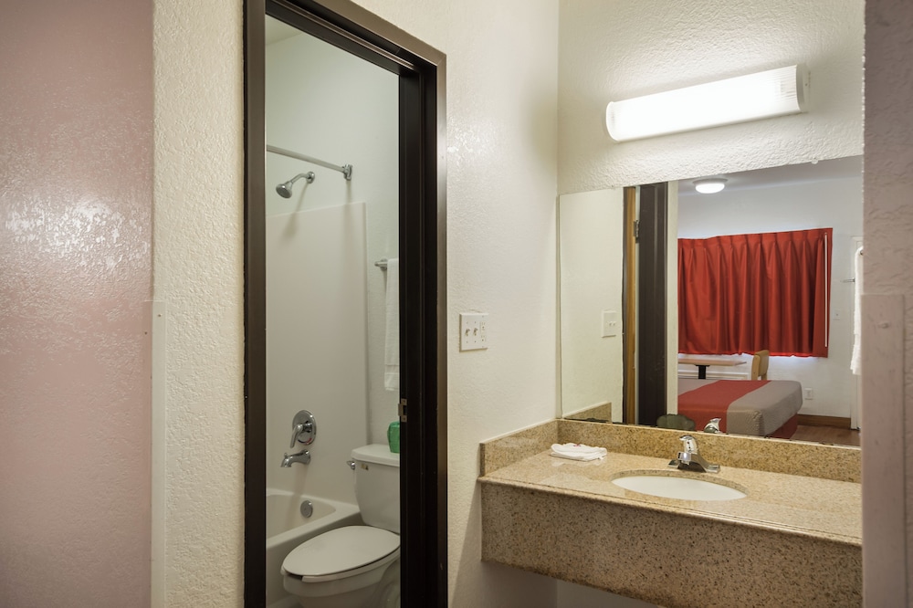 Americas Best Value Inn & Suites Humble 36/40