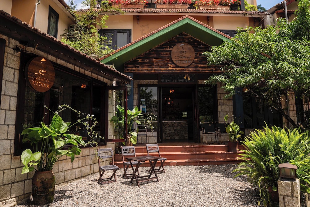 Sapa Elegance Hotel 61/65