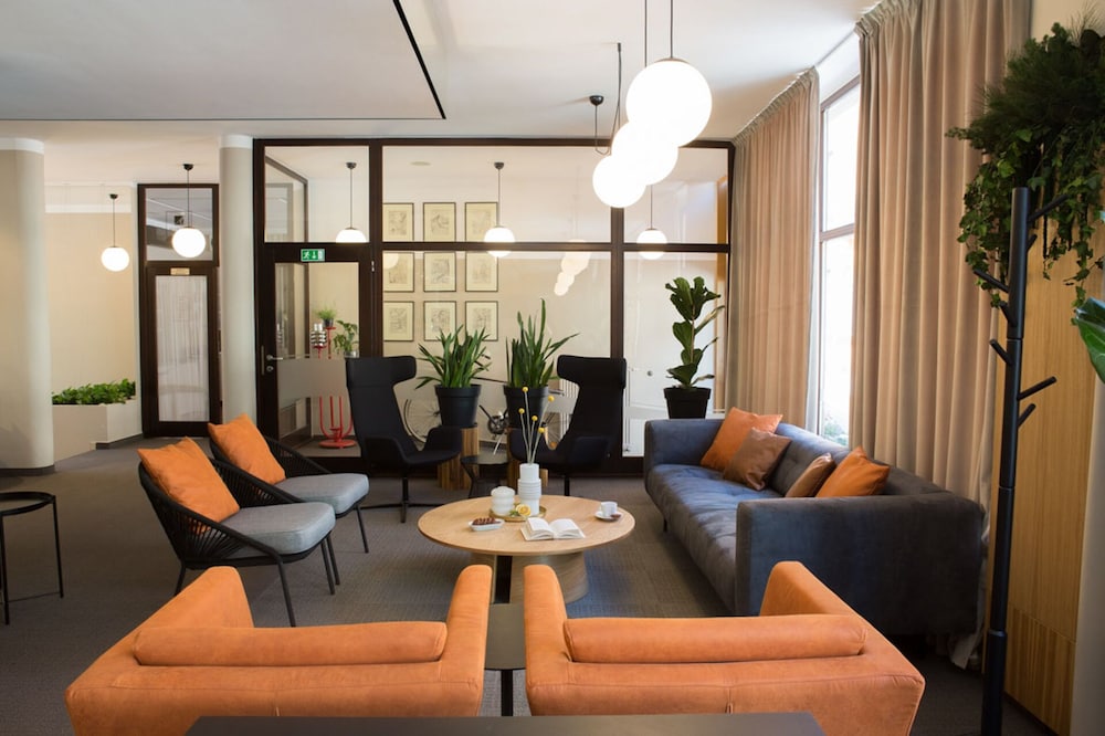 Bristol Hotel 35/52