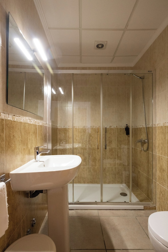 Apartment, 1 Single and 2 Double Beds، Lago Dorado Hotel 3/4