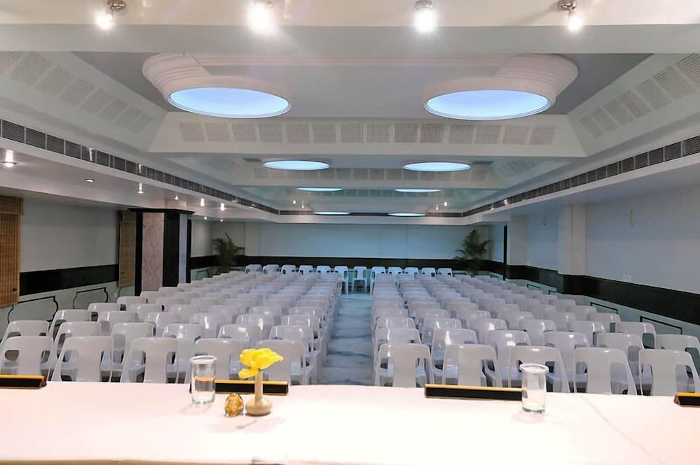 Hotel Gnanam 45/49