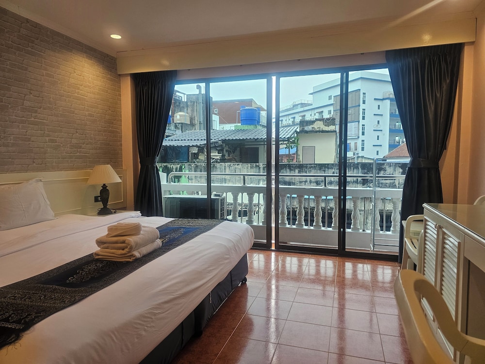 Patong Central Residence & Apartment 8/50