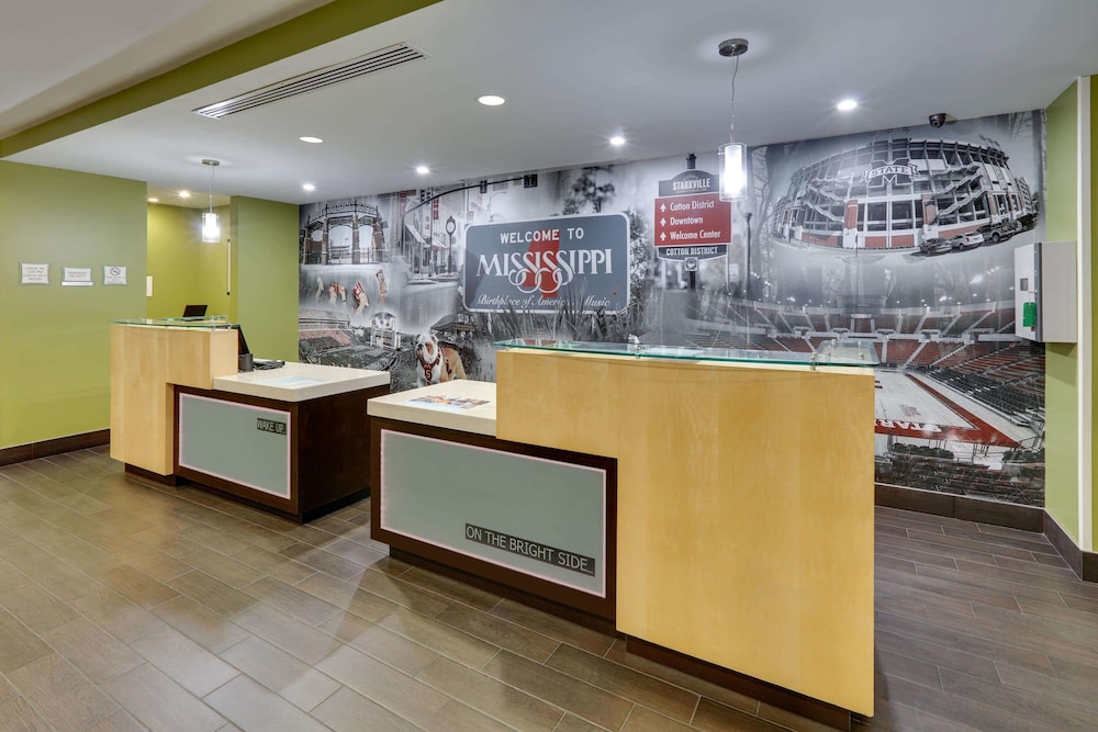 La Quinta Inn & Suites by Wyndham Starkville at MSU 5/53