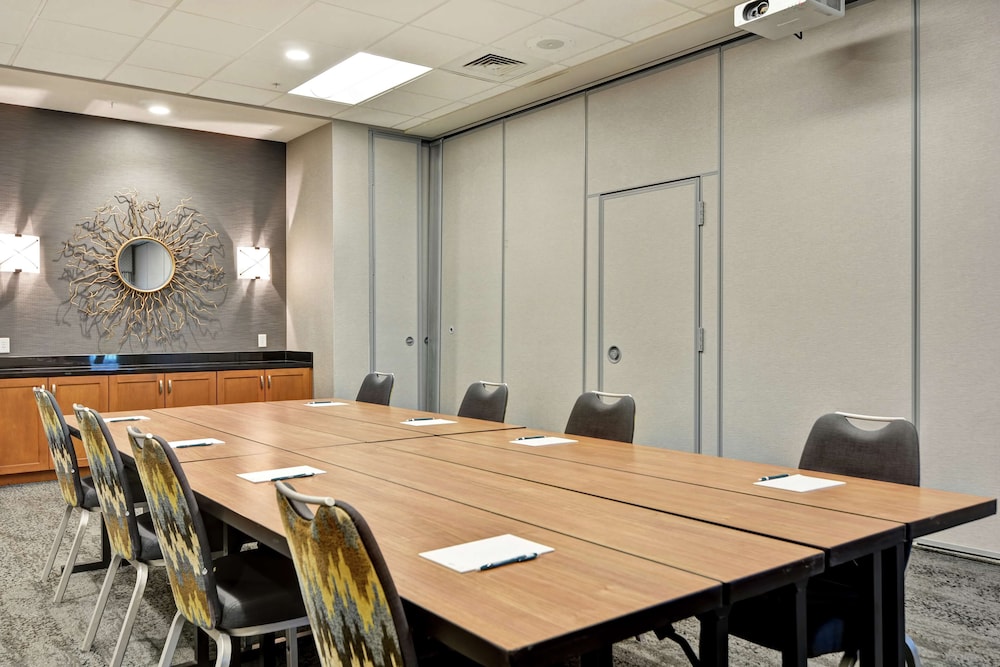 Homewood Suites By Hilton Techridge Parmer I 35 60/63