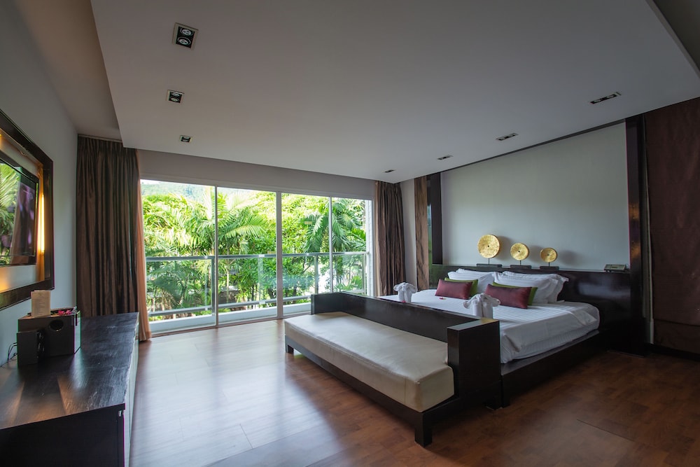 Peach Blossom Resort 11/50
