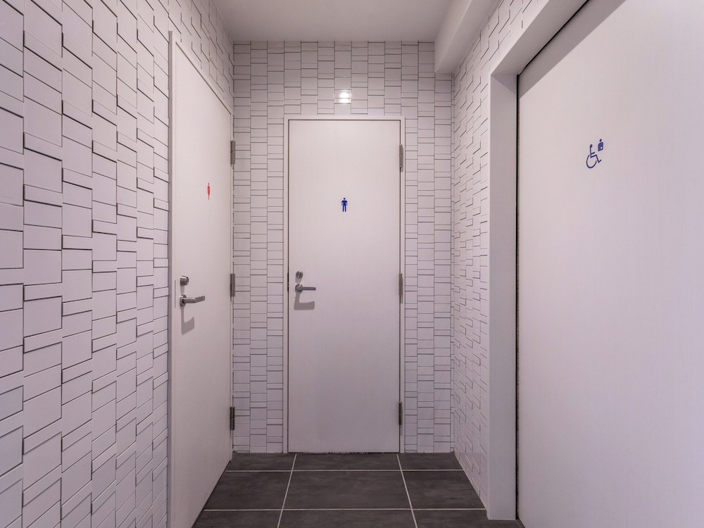 Hotel Excellence Enmachi Ekimae 42/42