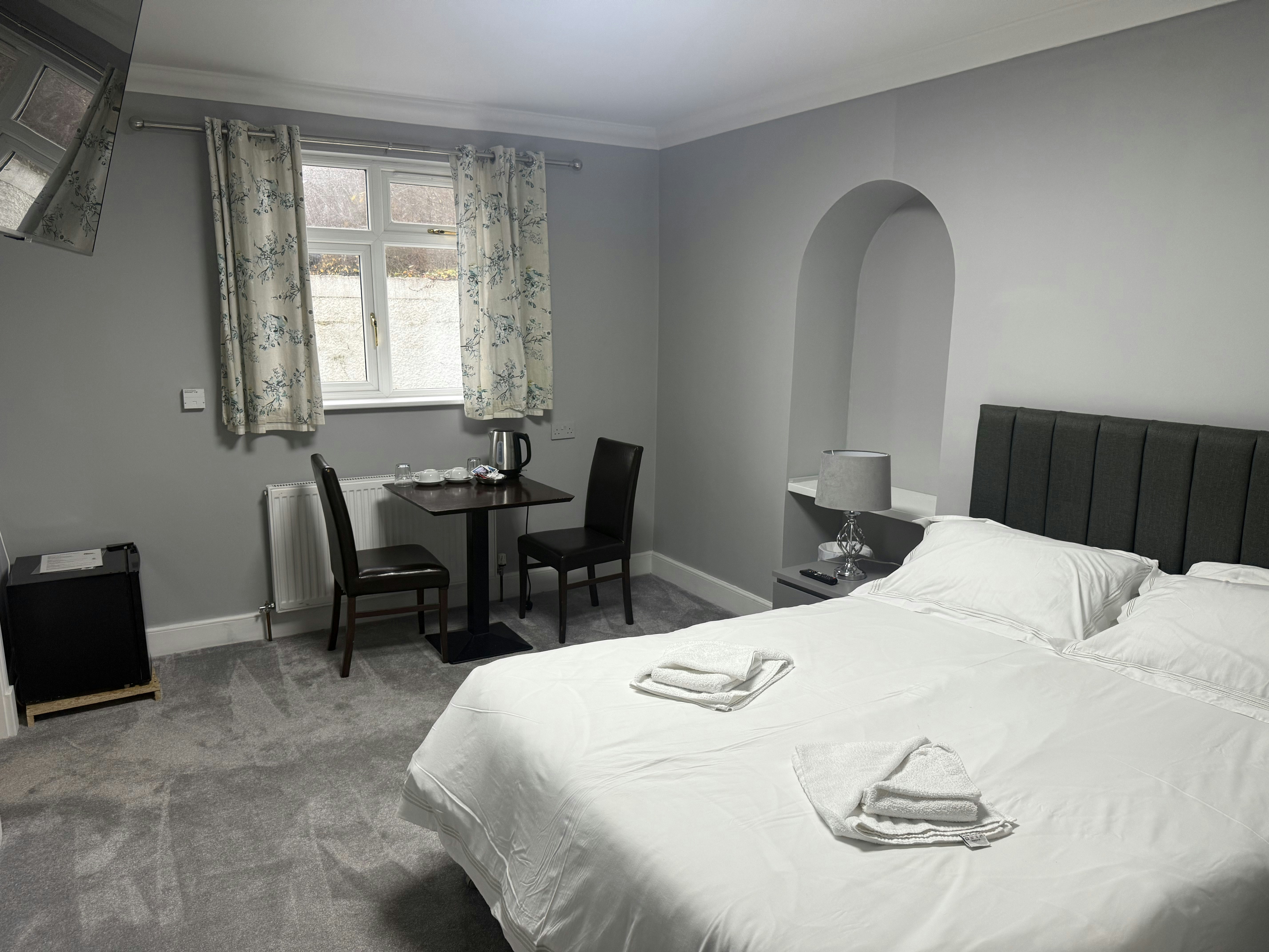 The County Hotel 24/38