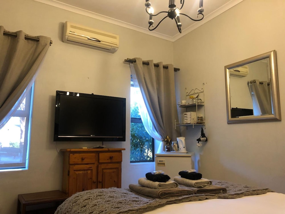 Wellington Country House 25/50