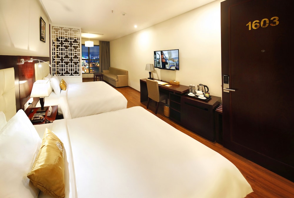 Gemma Hotel 30/63