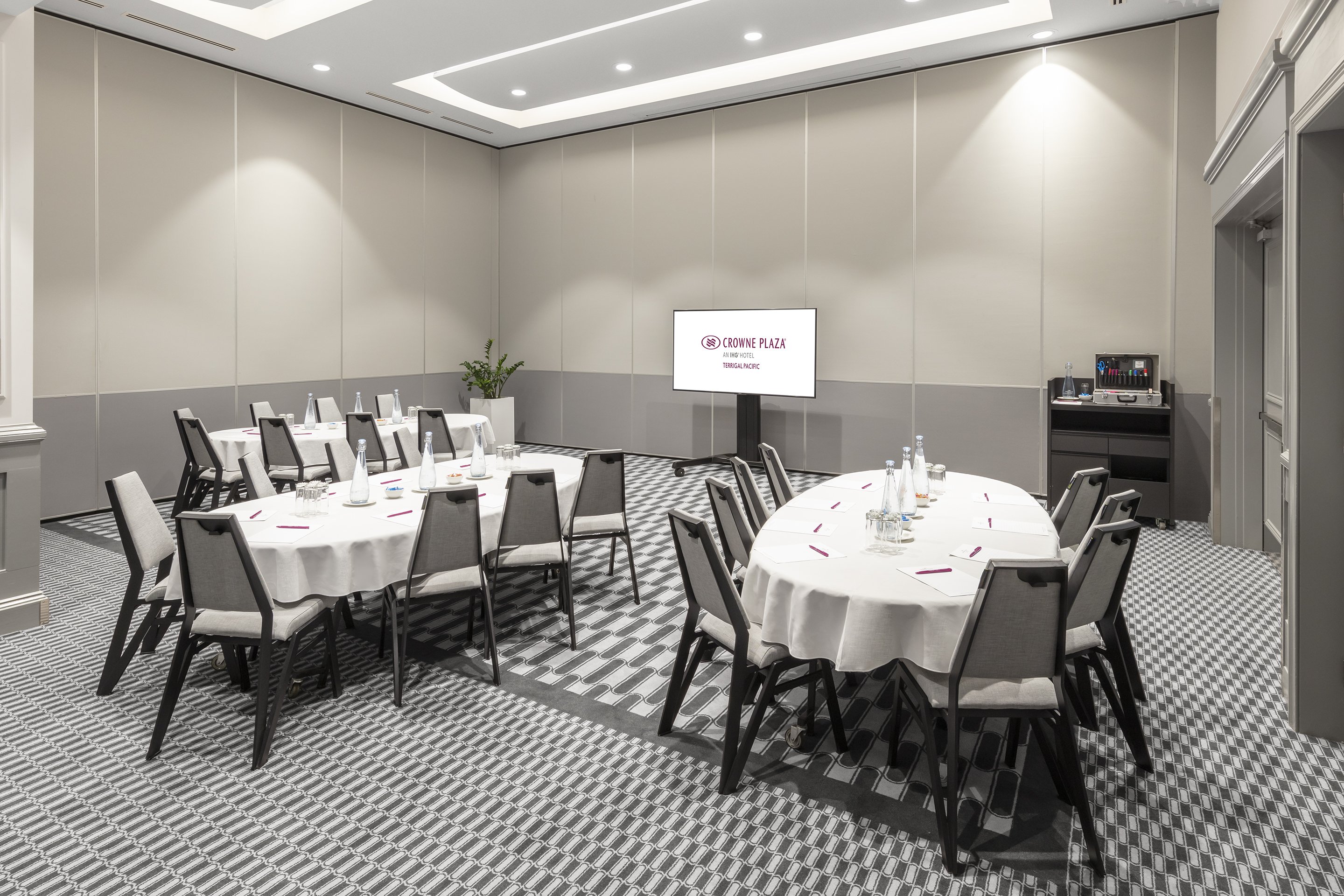 Crowne Plaza Terrigal 67/75
