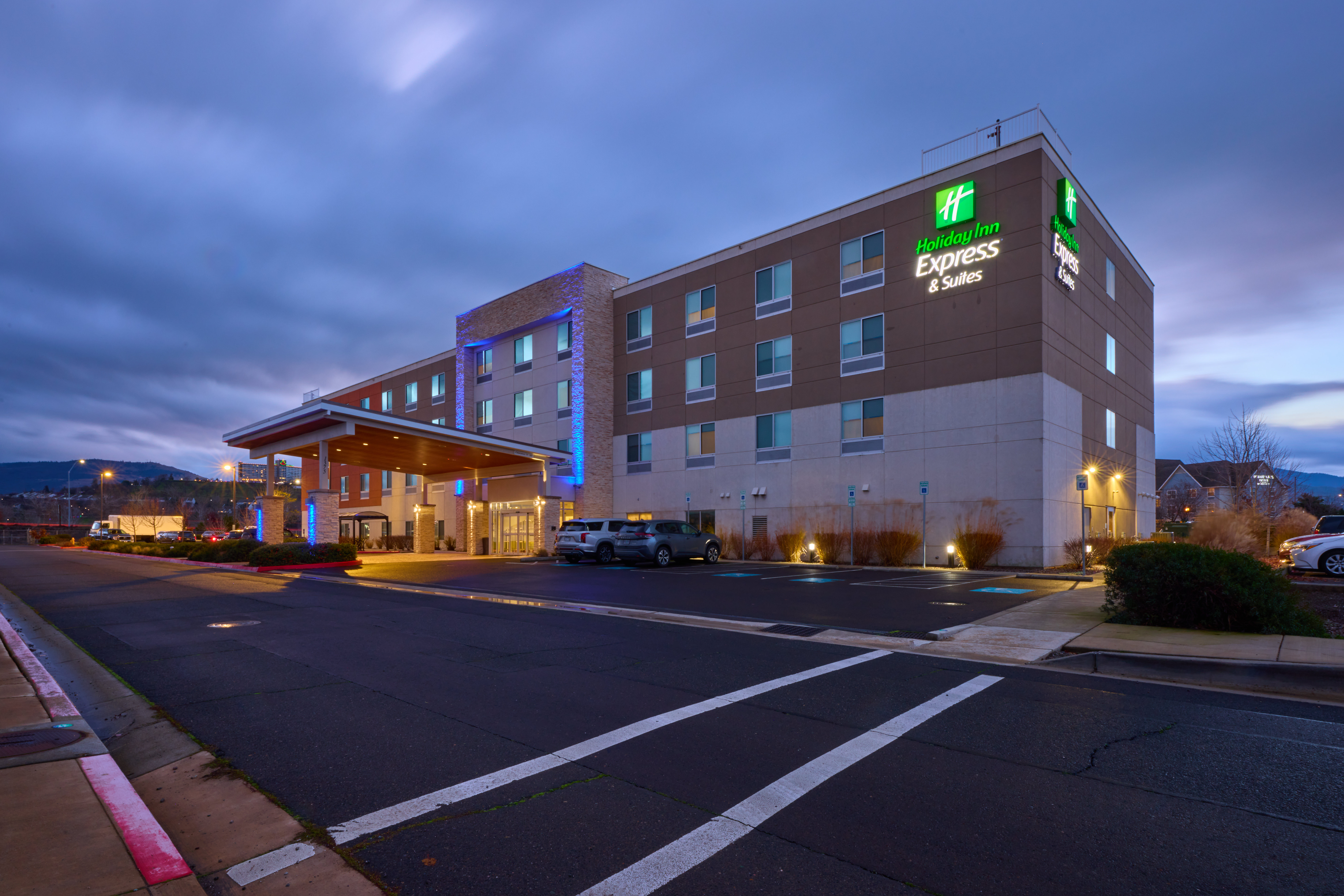 Holiday Inn Express and Suites Medford 36/38