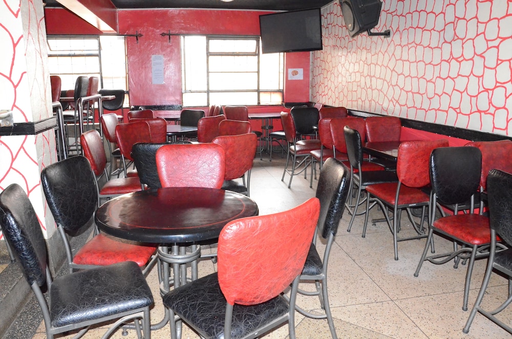 Nyam Hotel 20/26