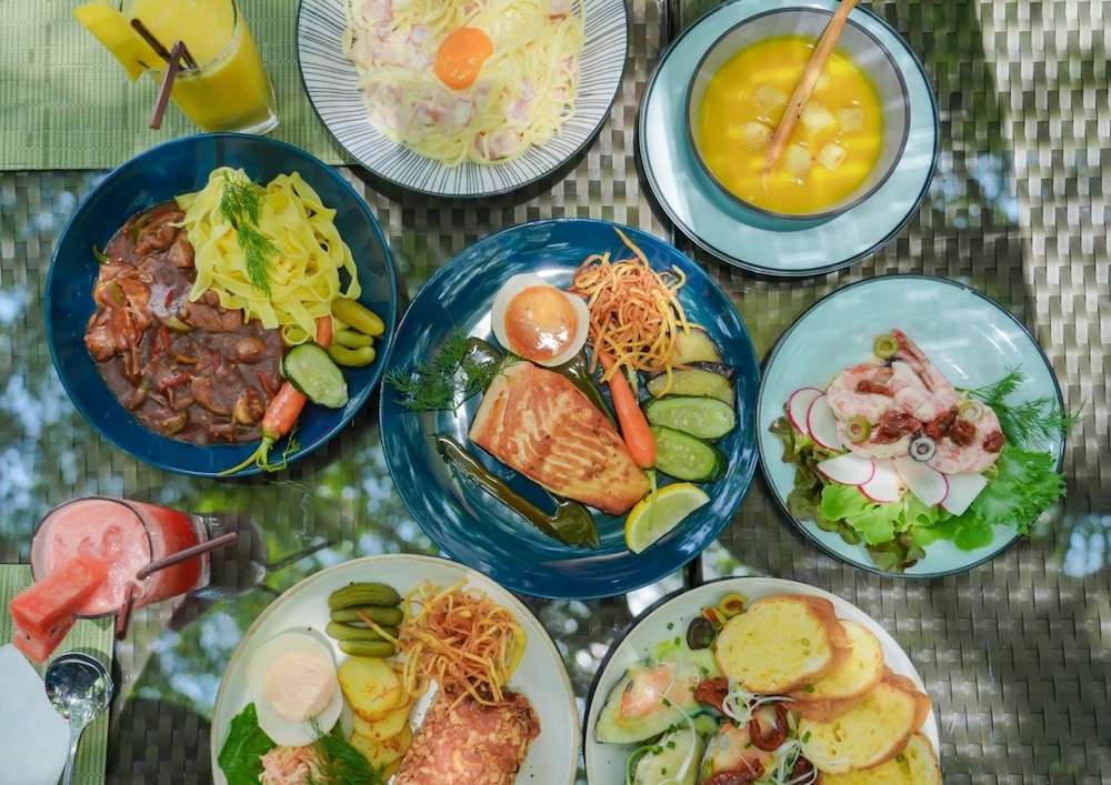 Naithonburi Beach Resort 12/43