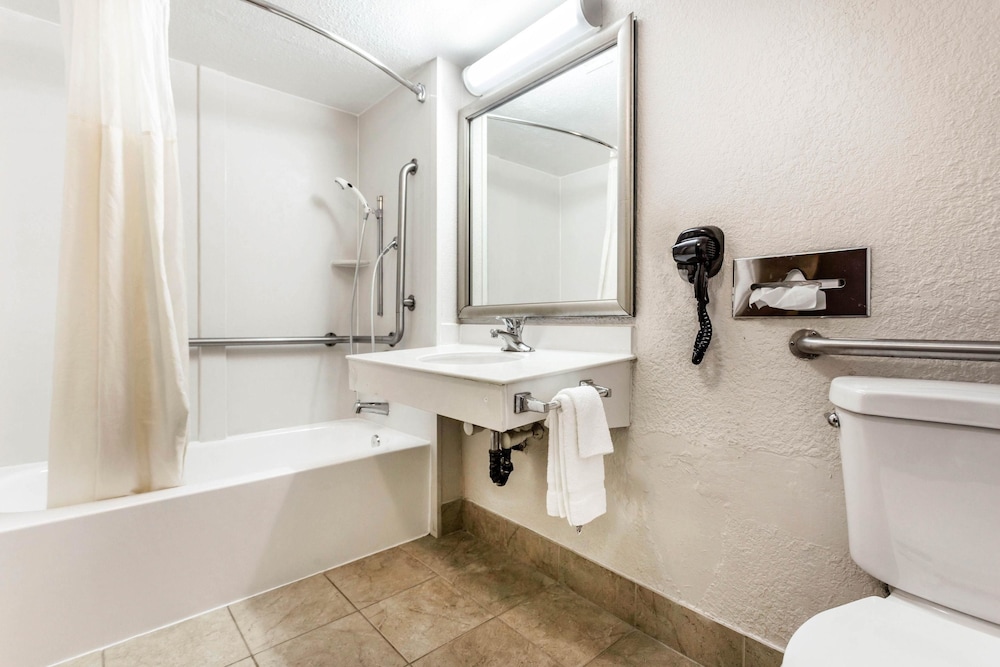 Quality Inn Charlotte Airport 18/39