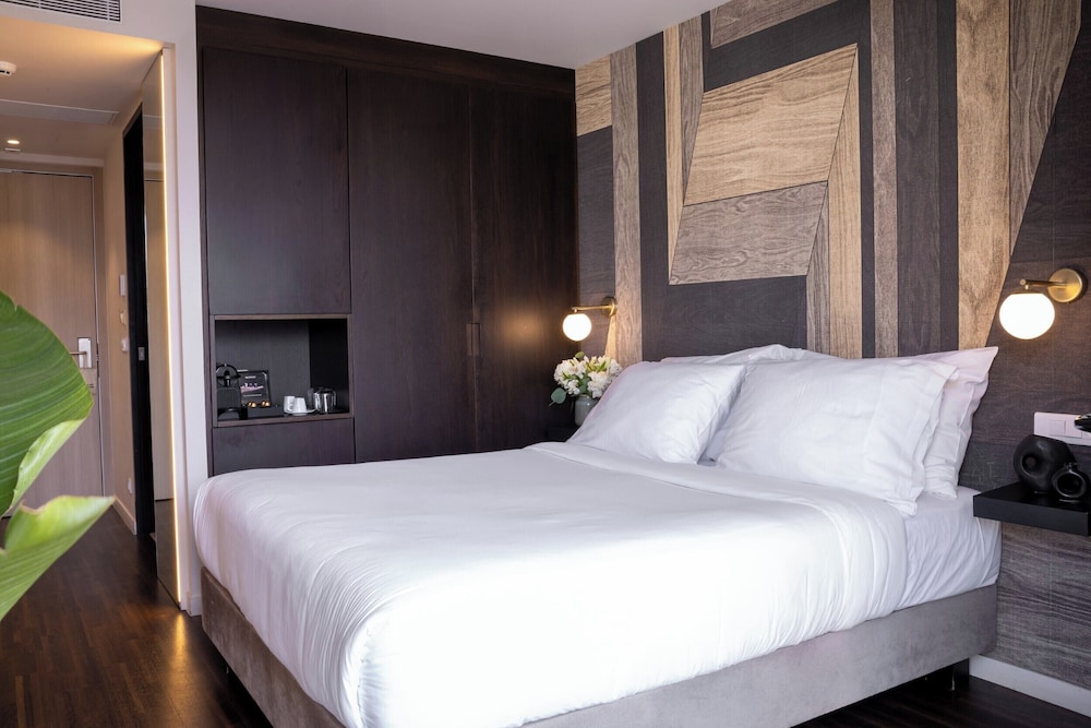 AZUR HOTEL 10/50