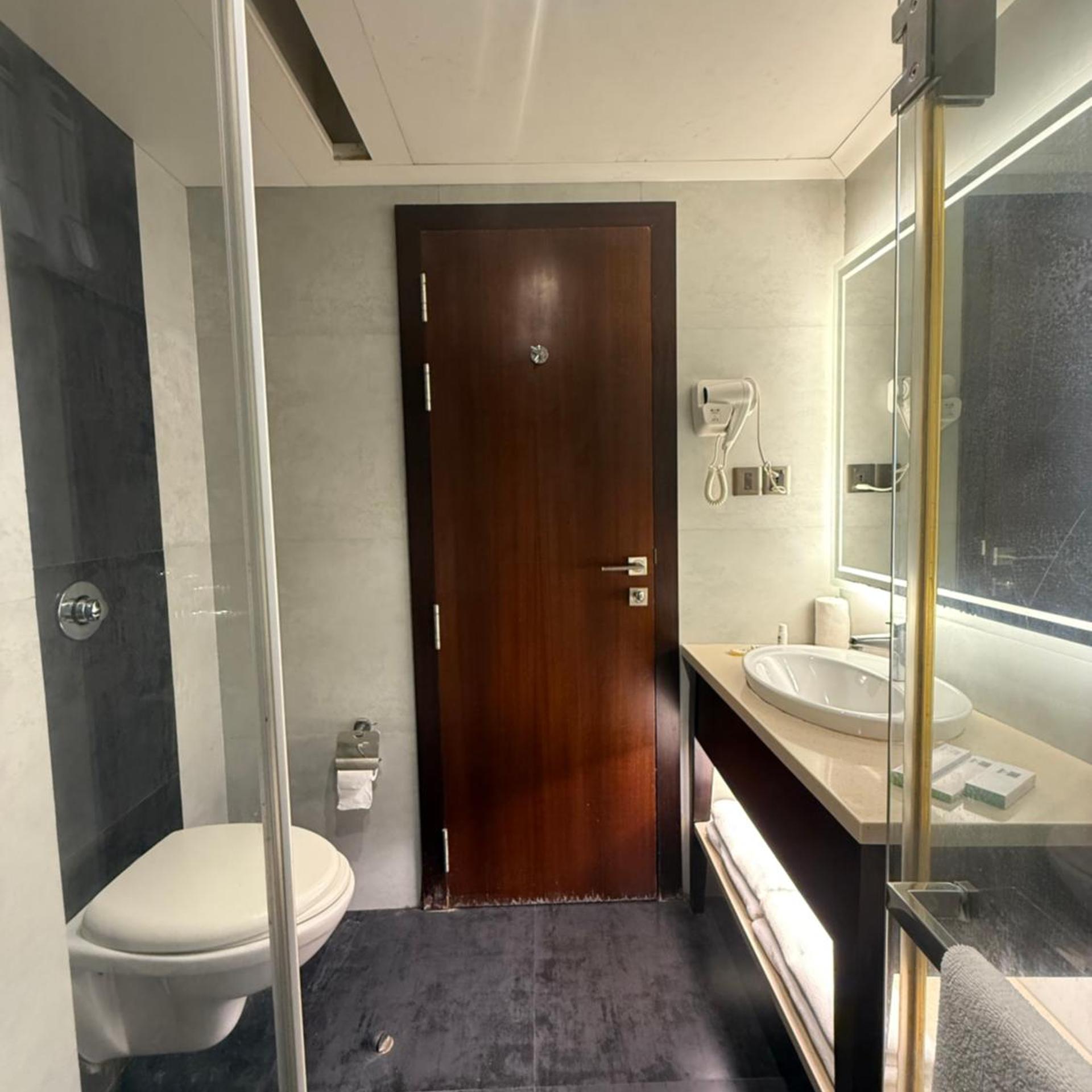 HOTEL BRIJWASI LANDS INN 52/55