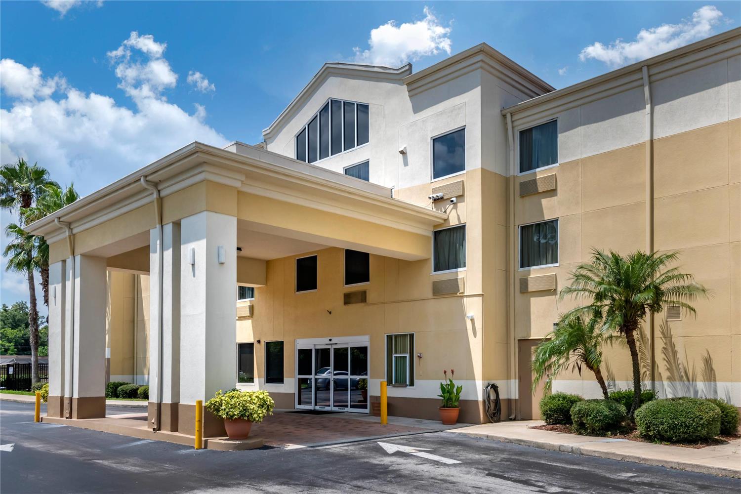 Comfort Inn & Suites DeLand - near University 8/9