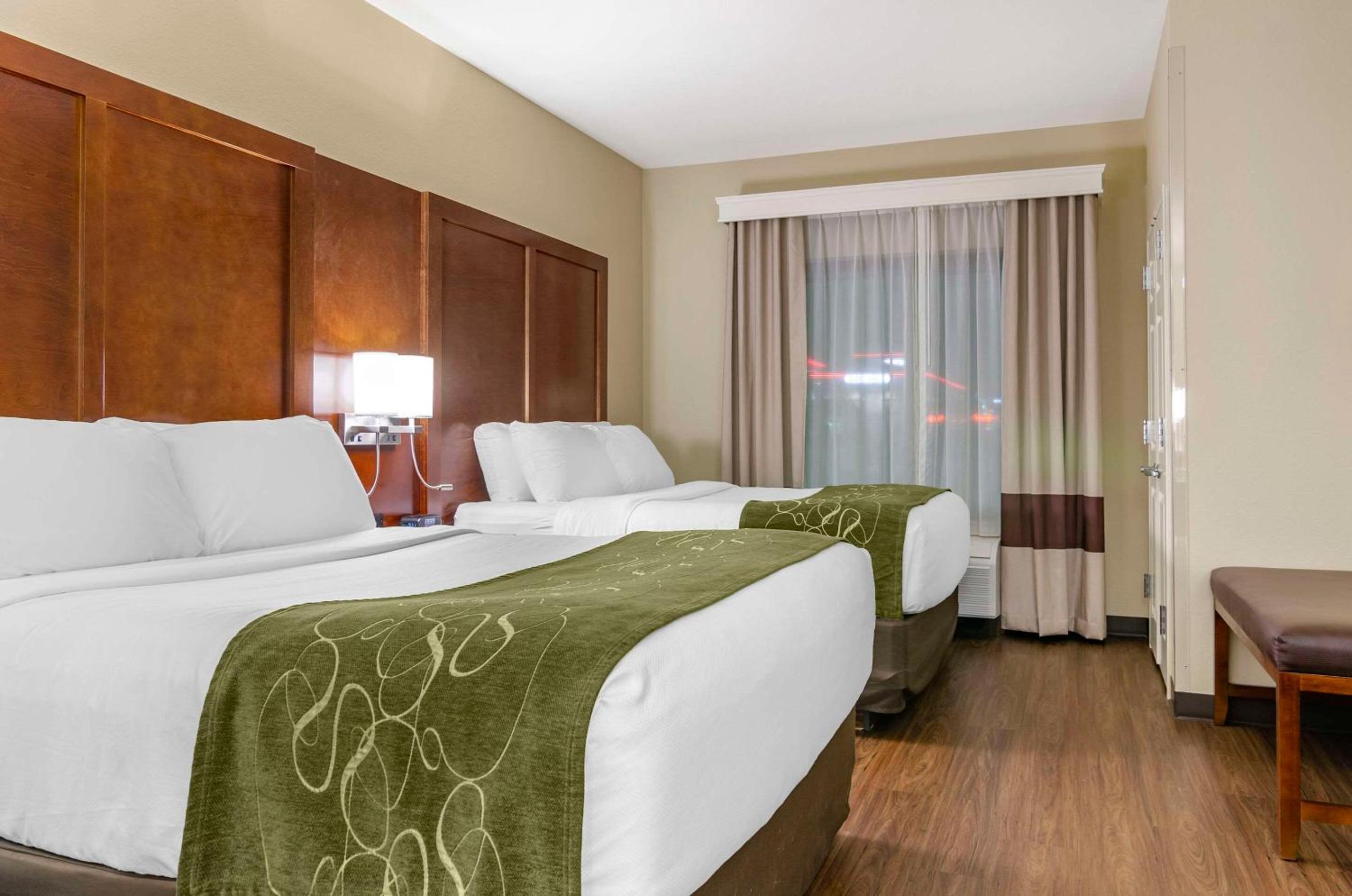 Suite, 2 Queen Beds, Pet Friendly
