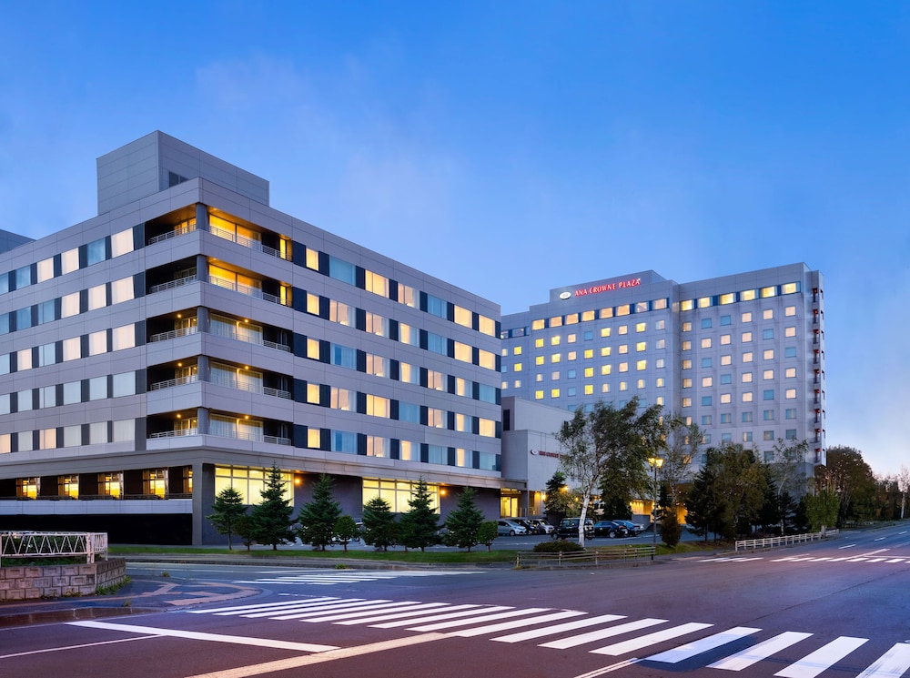 Ana Crowne Plaza Chitose 72/78