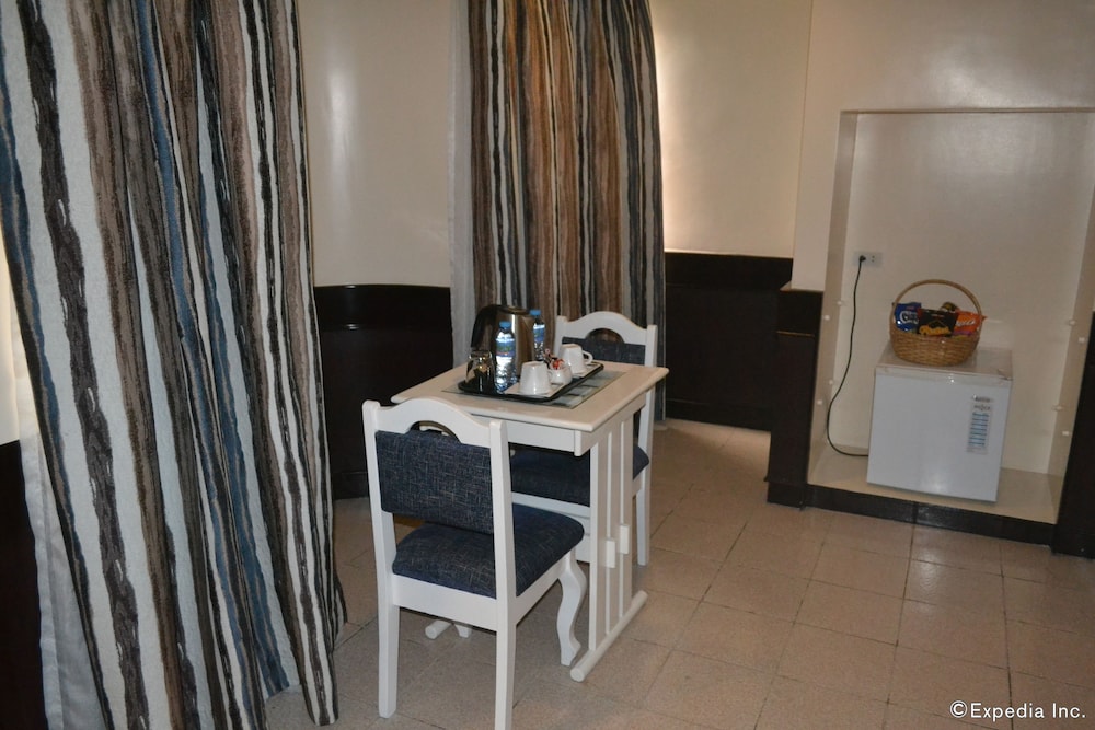 Anchor Hotel 38/42