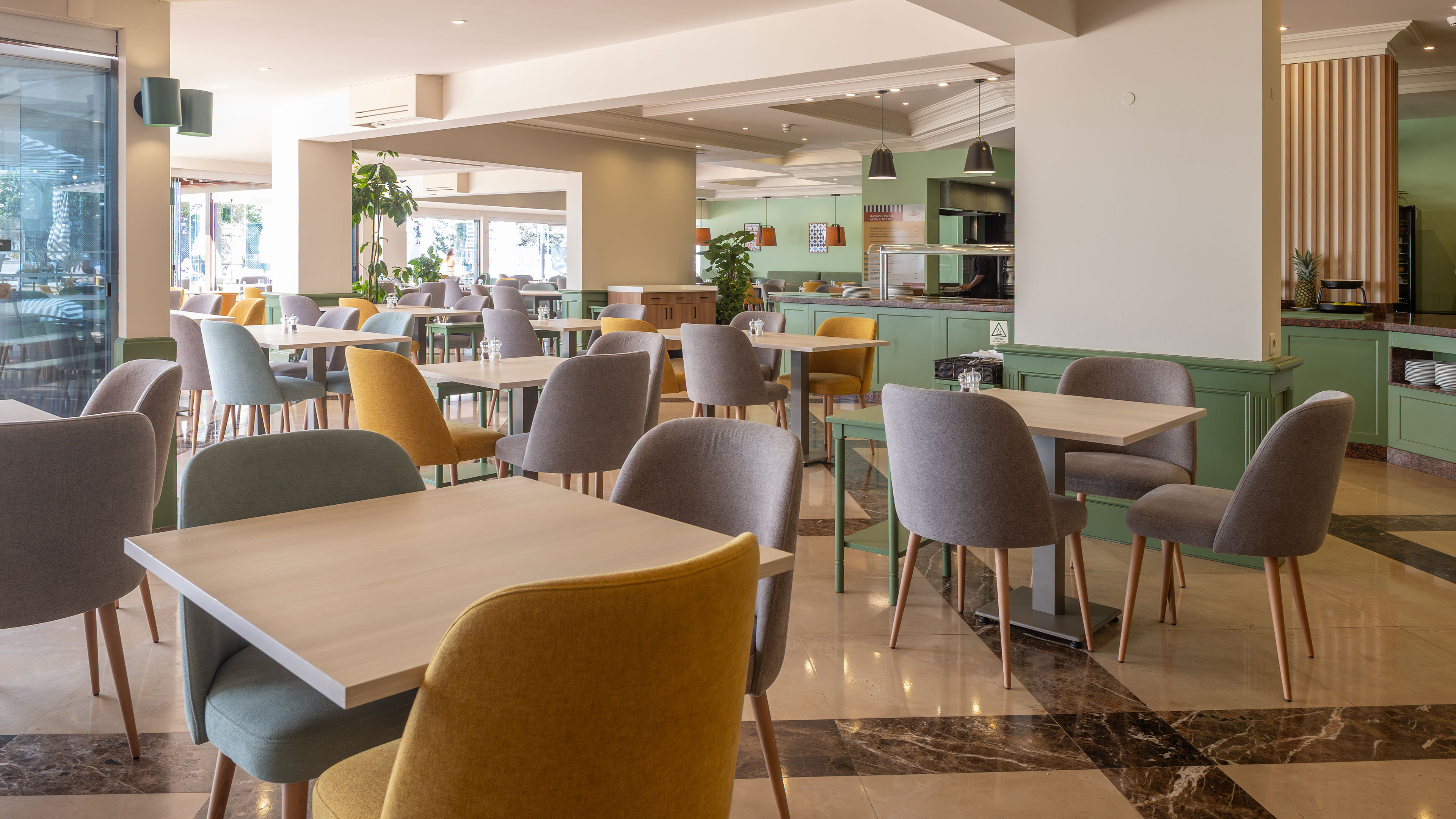 Holiday Inn Algarve Albufeira by IHG 61/79