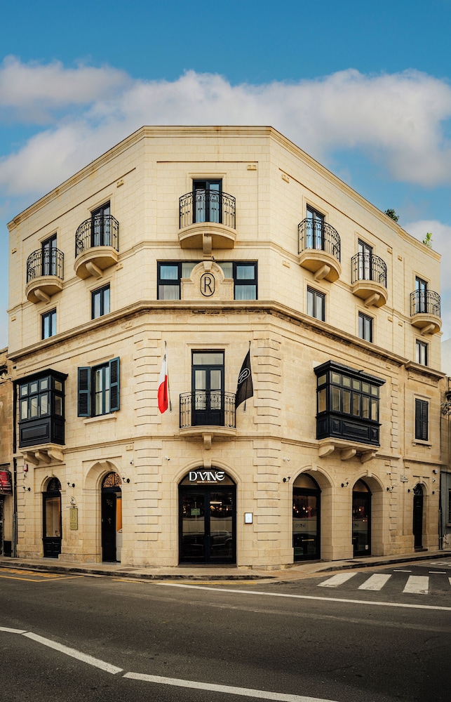 Royale Sainte Helene Boutique Hotel 3/57