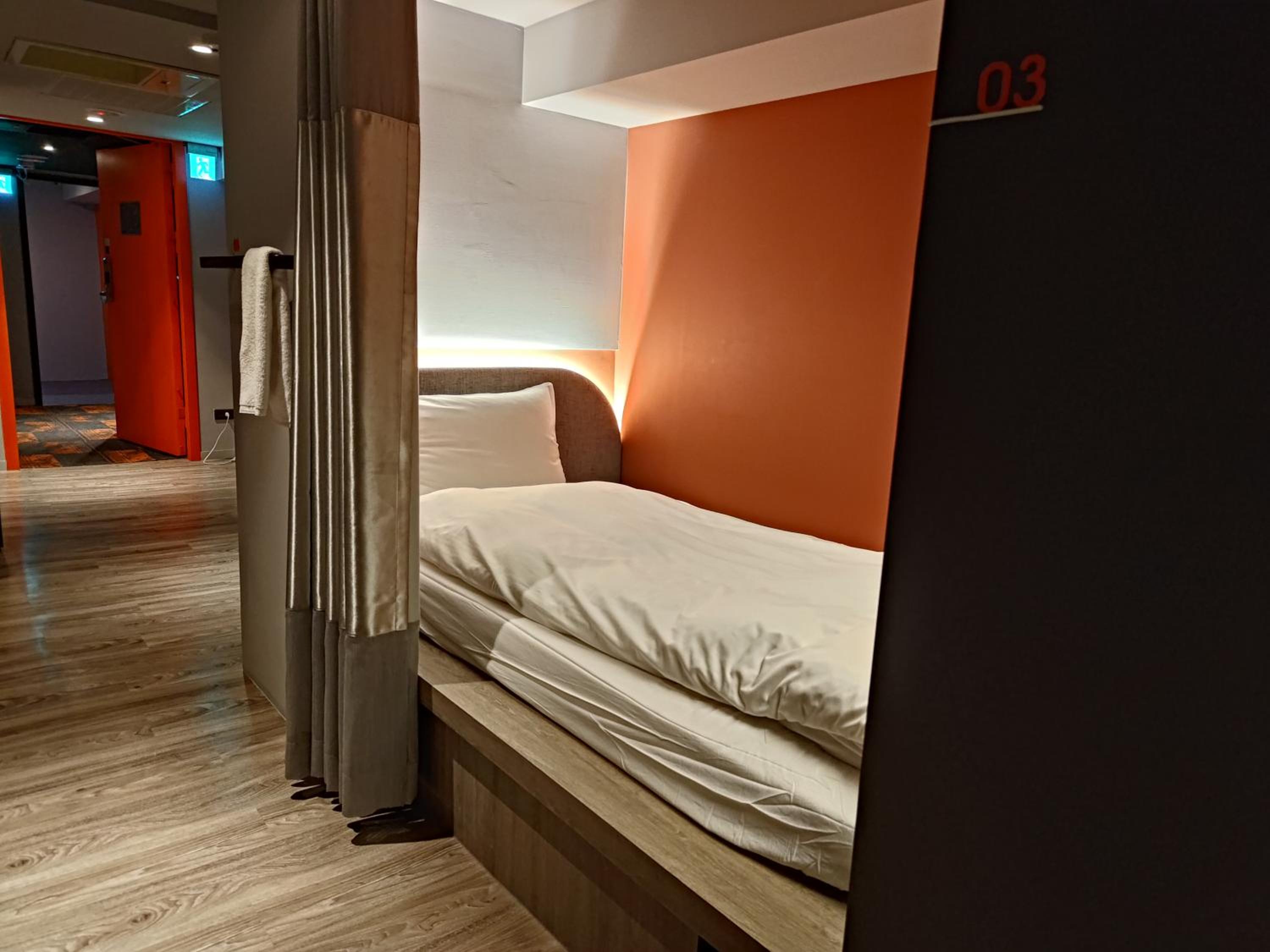 Female Dorm, Female Only, 6 Beds