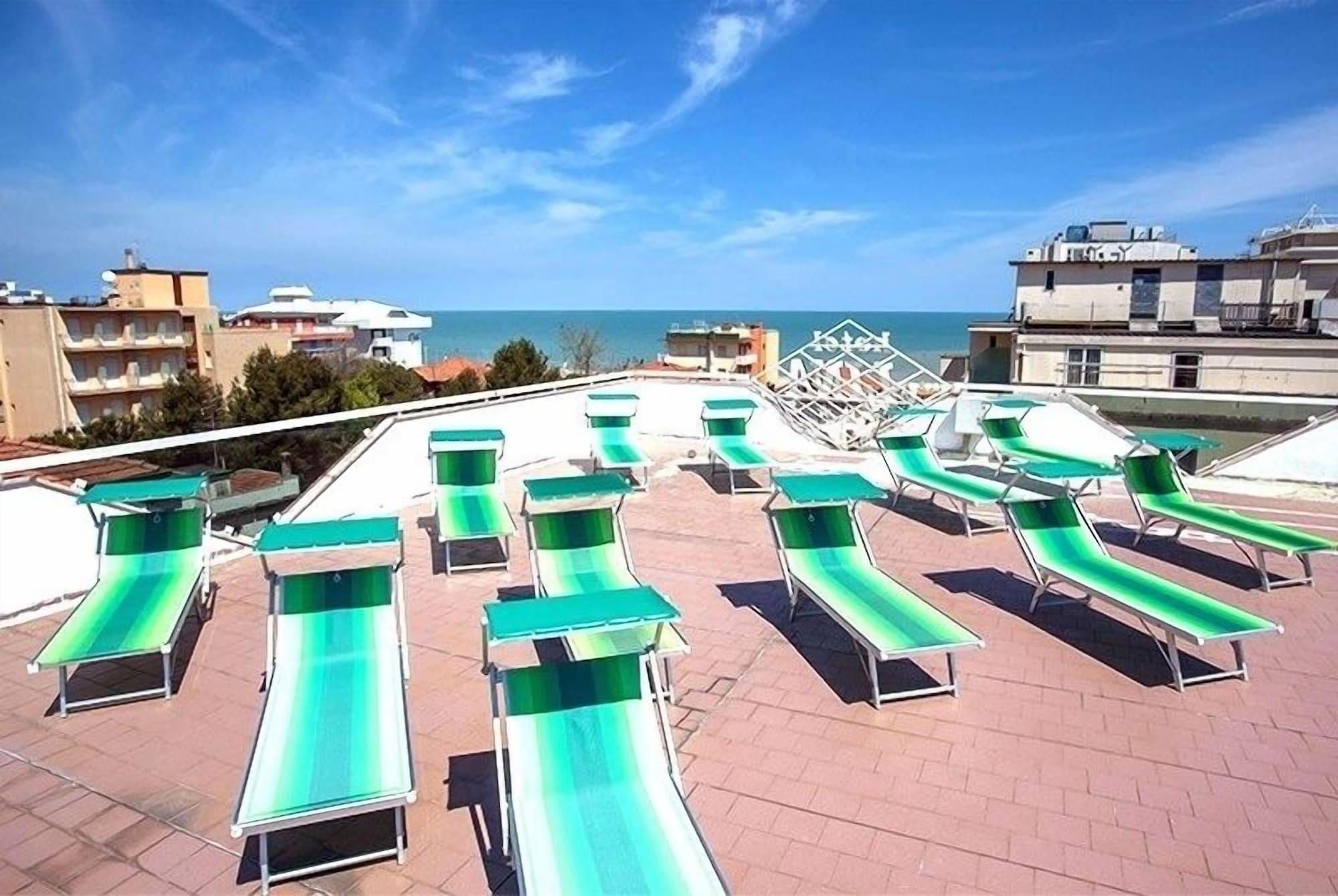 Hotel Villa Lina 48/62