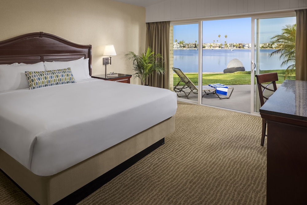 Deluxe, King Bed, Bay Front, Bay View