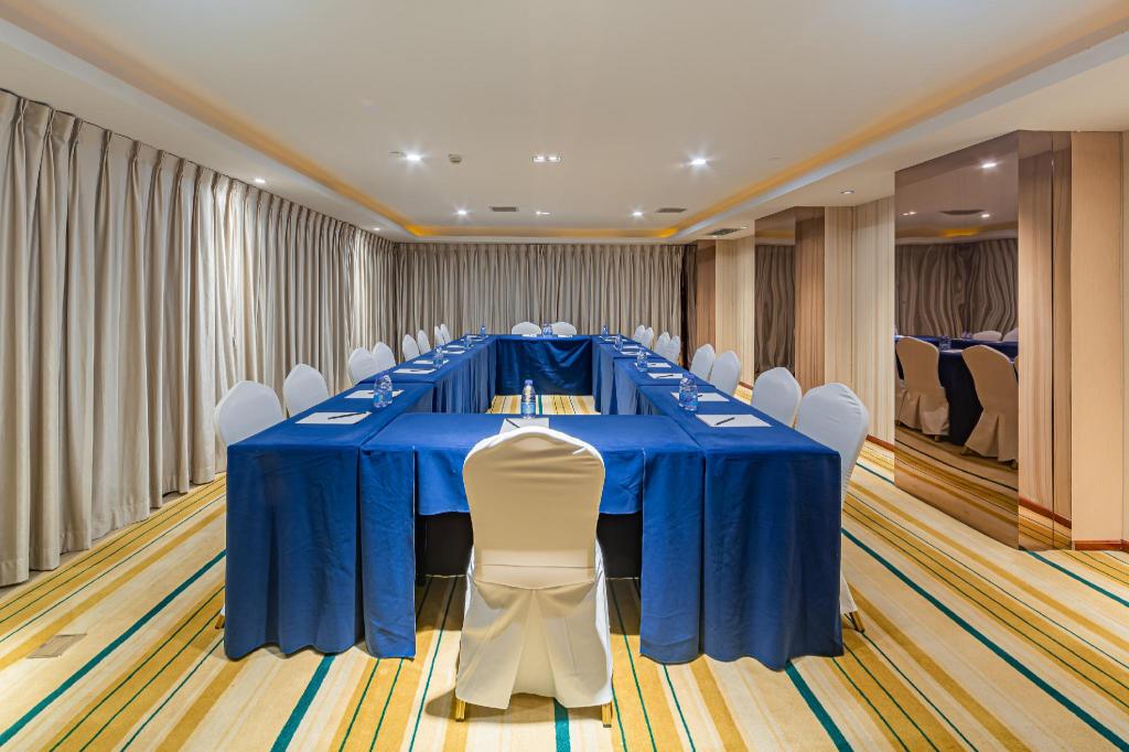 Rezen Kingtown Hotel (Chongqing Liangping) 40/53