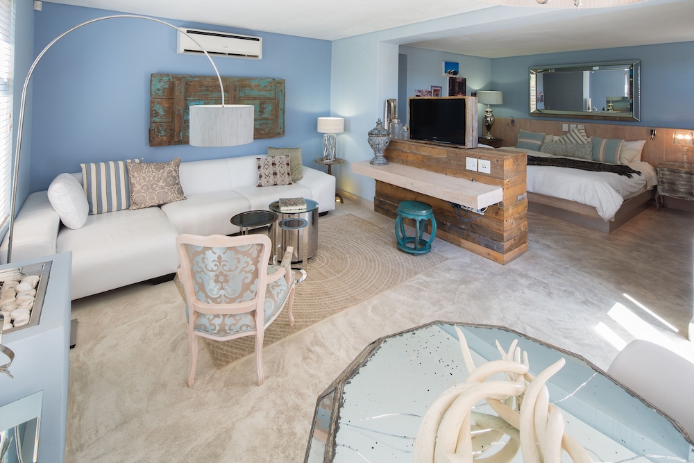 The Olive Exclusive All-Suite Hotel 14/30