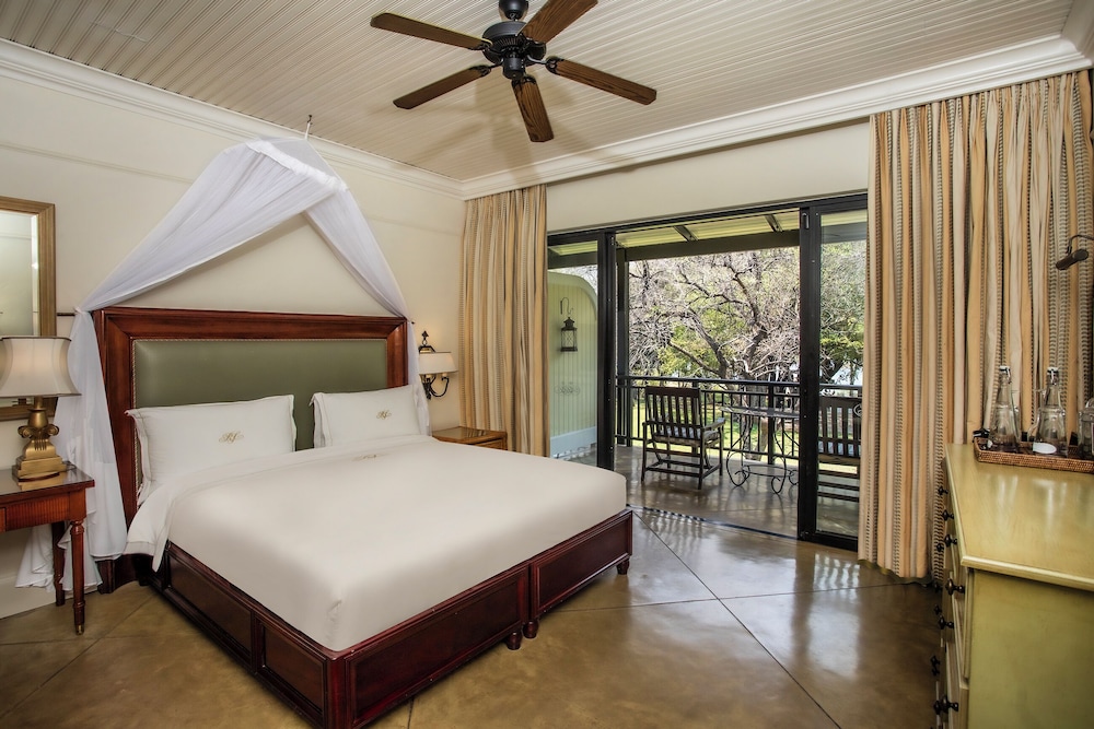 Grand, River, King Bed, Terrace