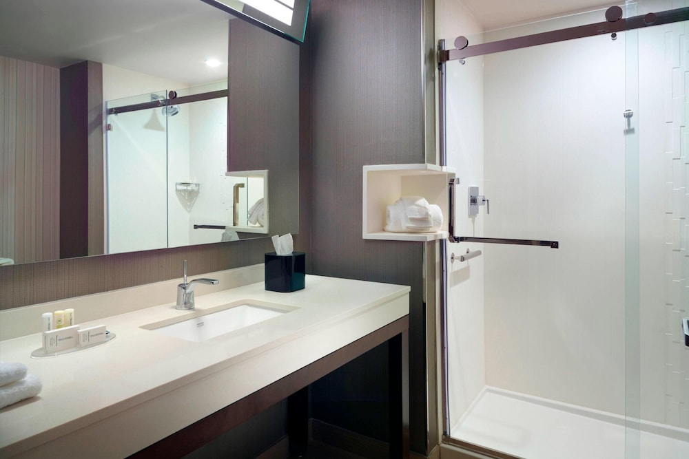 Courtyard By Marriott Lagrange 13/45