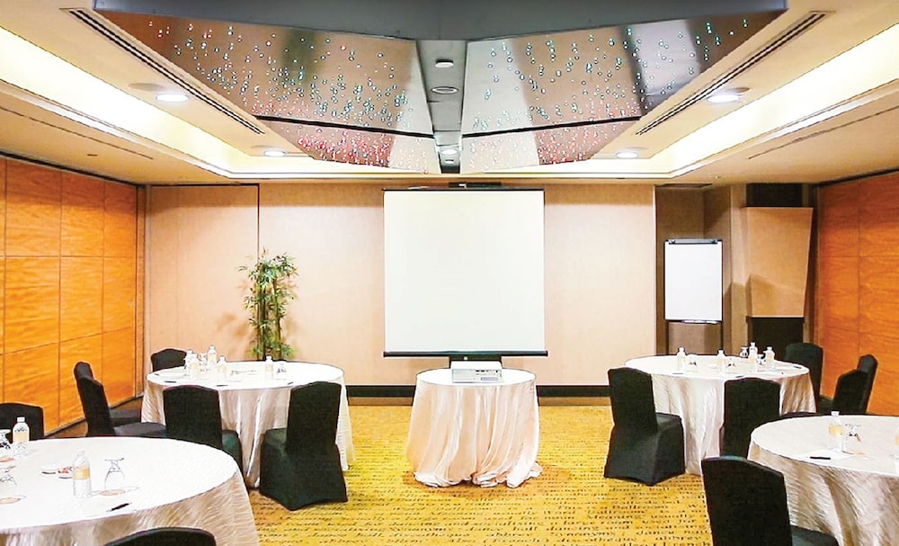 Amara Singapore 50/59