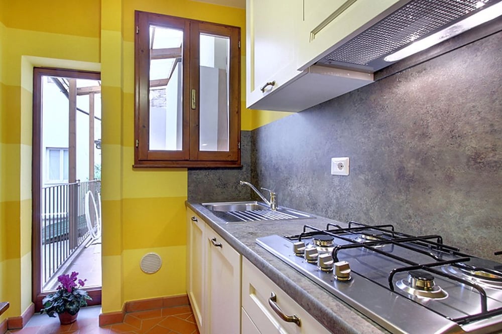 Puccini Apartments 49/50