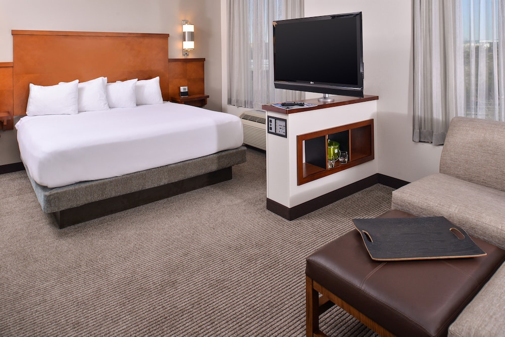 Hyatt Place Garden City 9/69